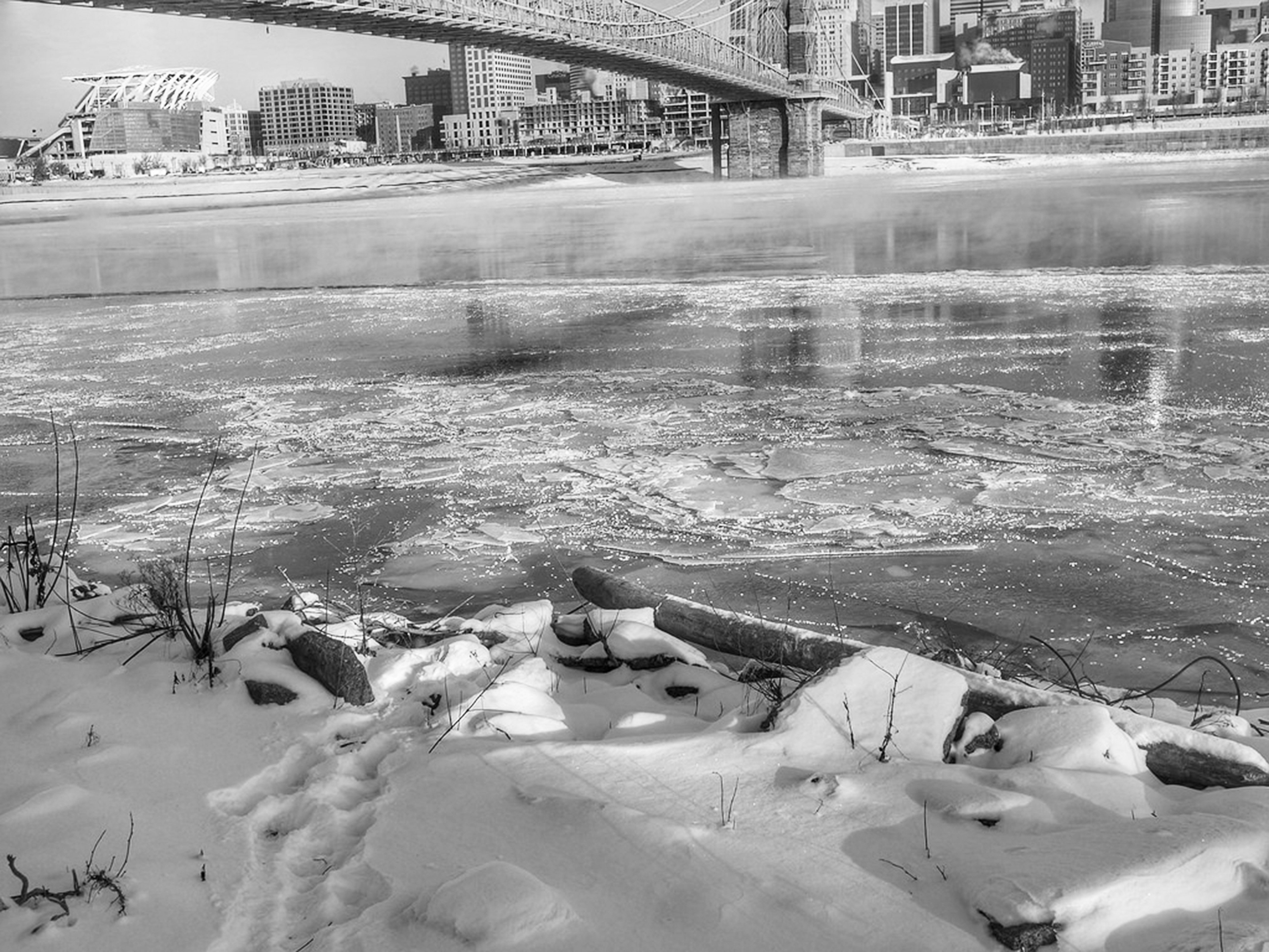 Polar vortex shuts down Midwest