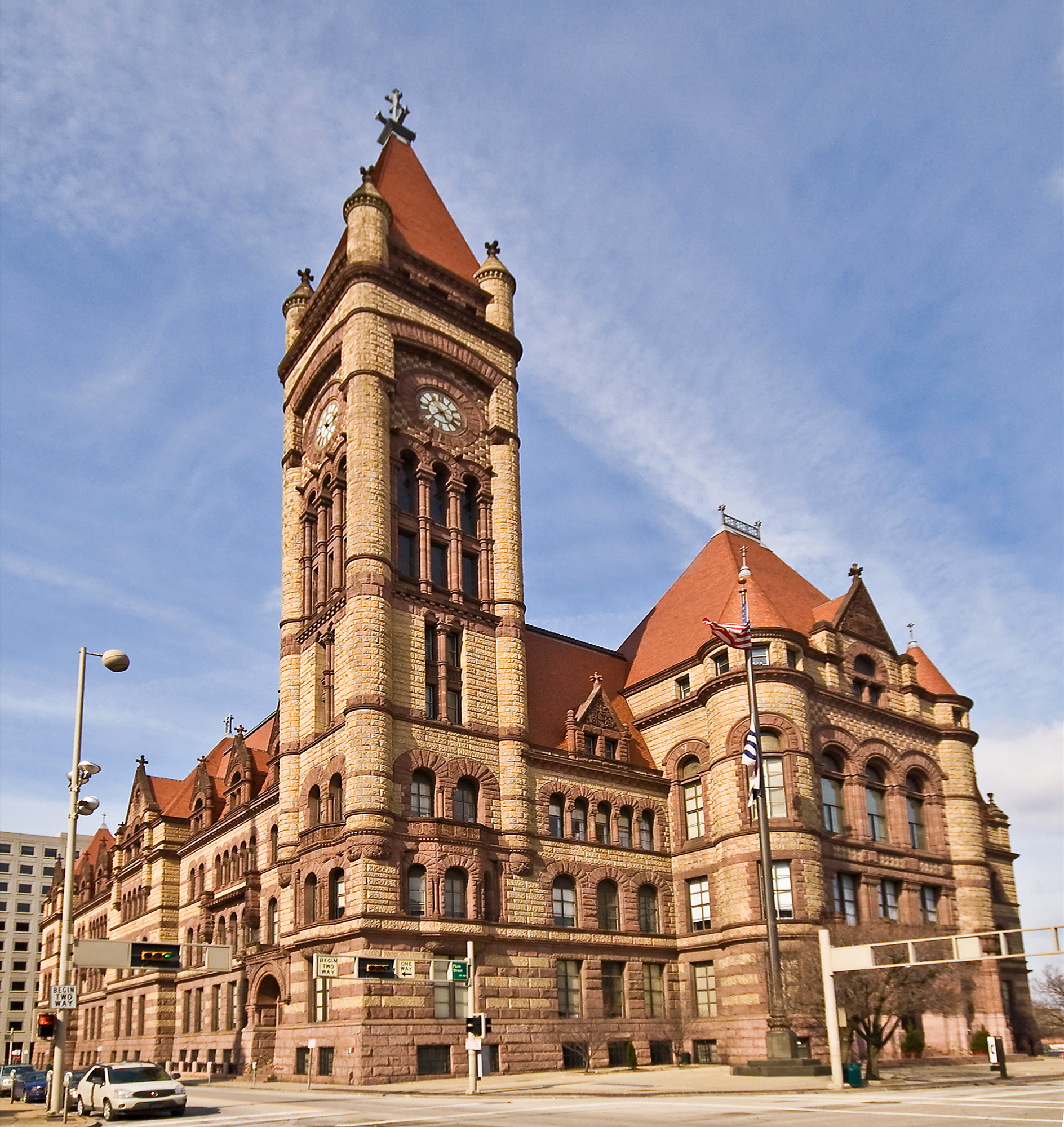 Cincinnati to sue landlord group